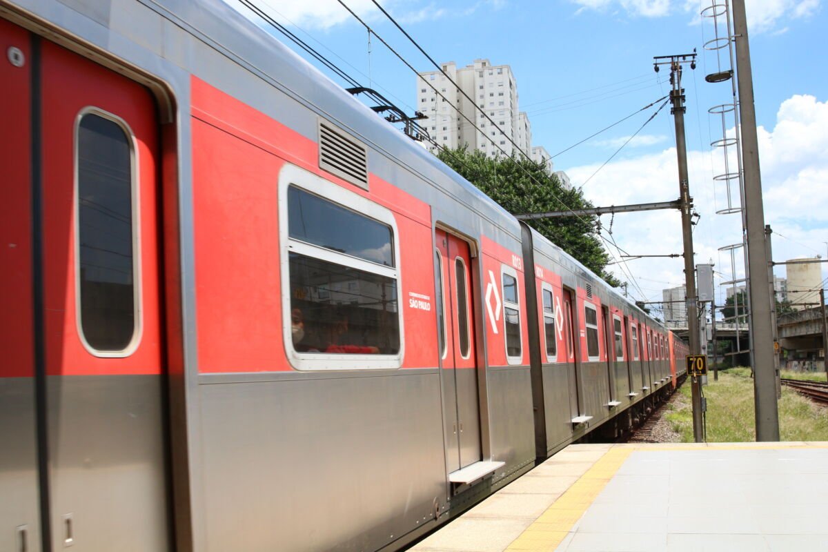 CPTM volta a assumir operação das linhas 11, 12 e 13 após colapso no transporte paulistano