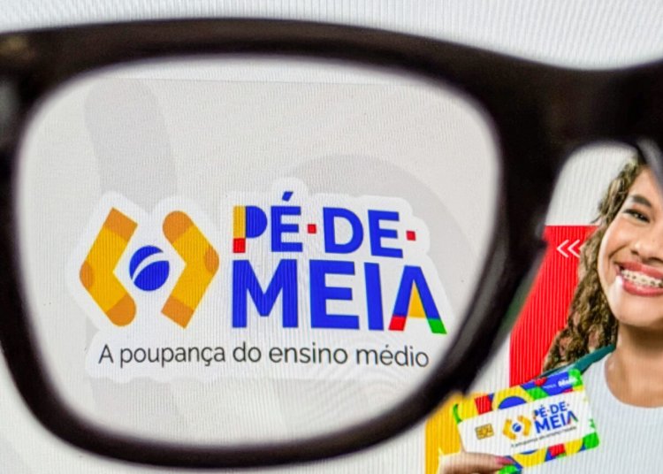 Estudantes nascidos em julho e agosto recebem quarta parcela do Pé-de-Meia nesta quinta-feira