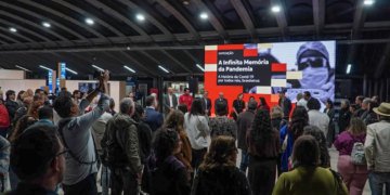 Exposição itinerante sobre a pandemia de Covid-19 ocupa o Centro Cultural São Paulo