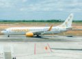 Flybondi sofre sanções da Anac e tem venda de passagens suspensa no Brasil