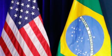 Governo brasileiro contesta decisão dos EUA de renovar emergência nacional contra o país
