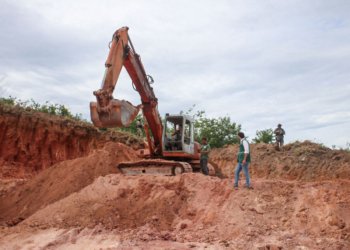 Inea interdita área de extração ilegal de minério em Maricá após operação de sexta-feira