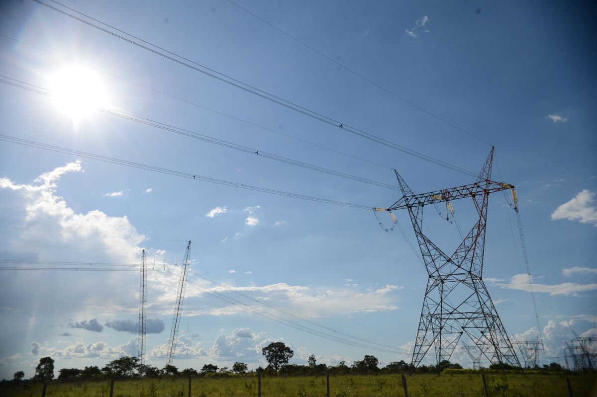 Leilão de energia de transmissão viabiliza R$ 1,8 bilhão para obras em três estados