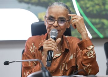 Marina Silva é condecorada com a Legião de Honra pela República Francesa em Brasília
