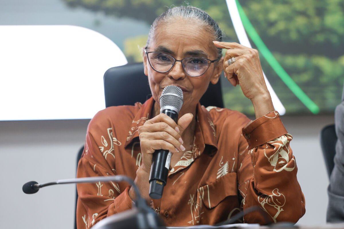 Marina Silva é condecorada com a Legião de Honra pela República Francesa em Brasília