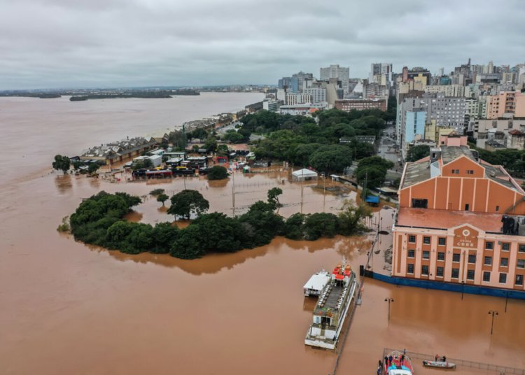 Nível do Guaíba sobe e coloca Porto Alegre em alerta máximo para risco de inundação