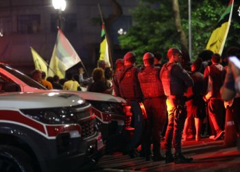 Oito em cada 10 mortos em ações policiais no Brasil são negros segundo levantamento