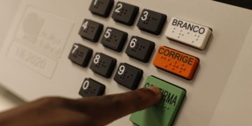 PDT formaliza aliança com Lula em convenção nacional realizada nesta segunda-feira em Brasília