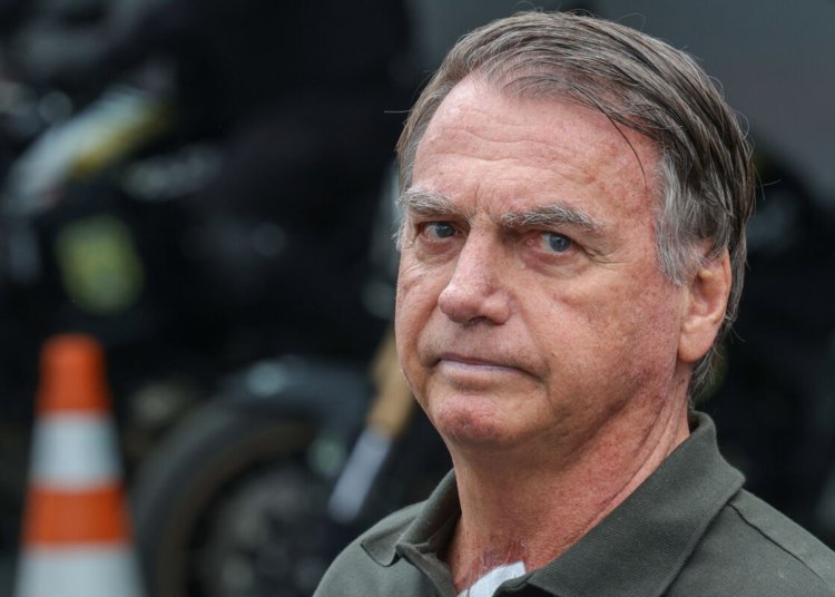 Prisão domiciliar de Bolsonaro deve ser mantida após episódio de arma apreendida, diz PGR