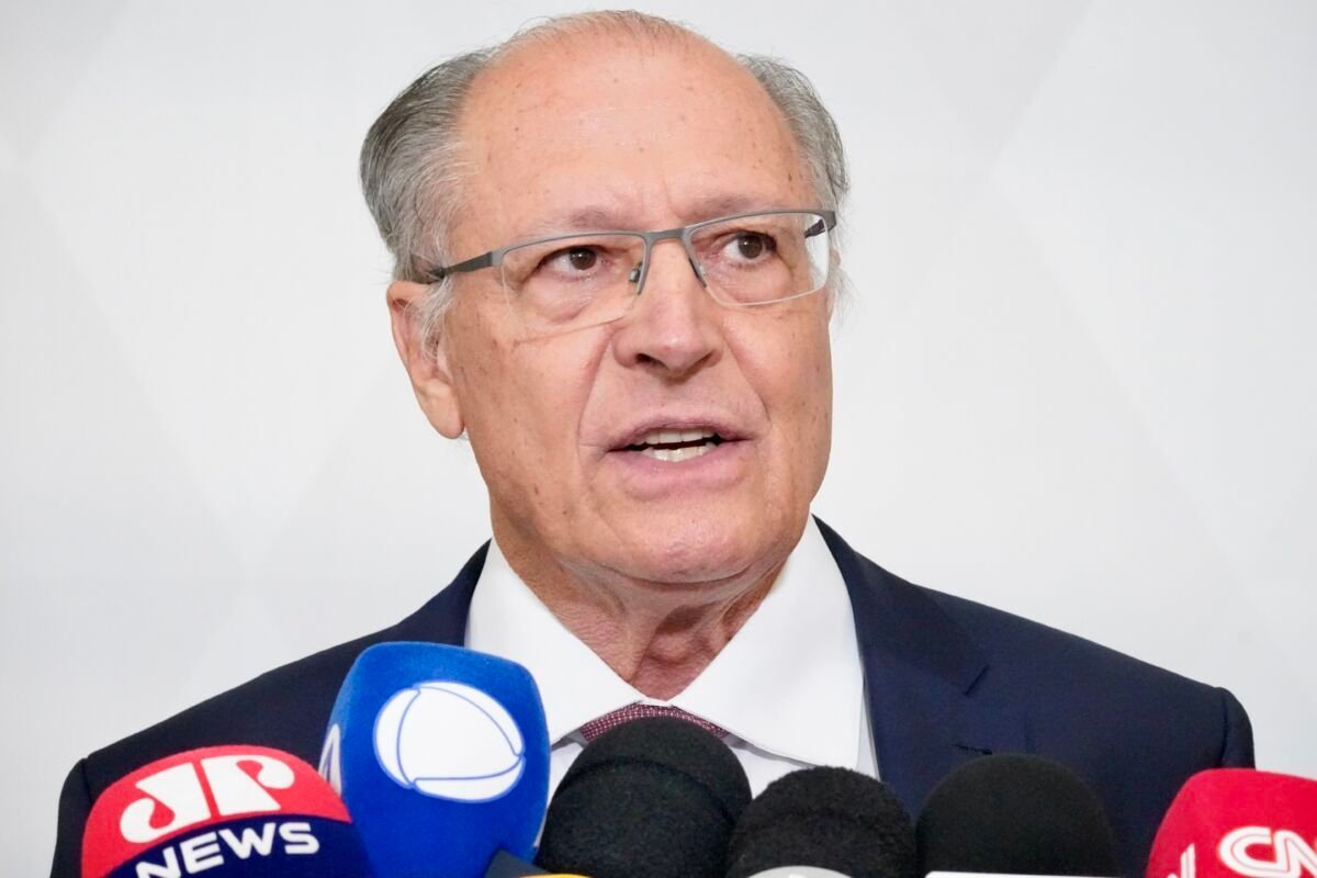 PSB formaliza chapa com Lula e oficializa nome de Geraldo Alckmin para a vice-presidência