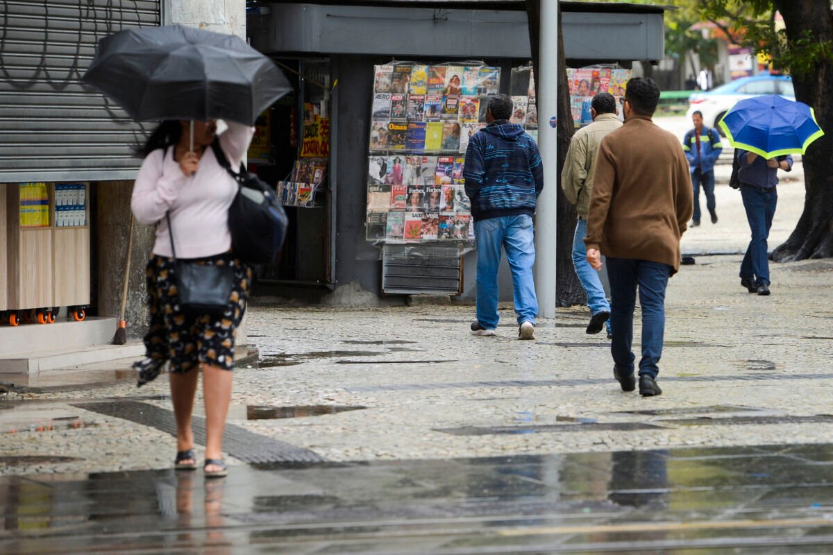 Ressaca no Rio: Marinha alerta ondas de até 2,5 metros entre sábado 4 e domingo 5