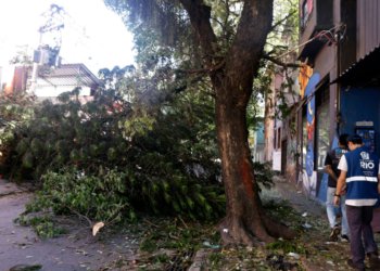 Rio de Janeiro ainda contabiliza 279 mil imóveis sem luz após passagem de vendaval