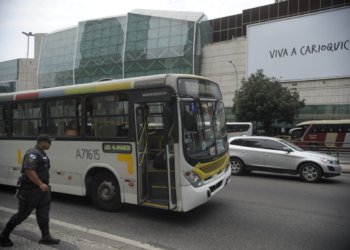 Rodoviários do Rio mantêm estado de greve e aguardam negociação de quarta-feira