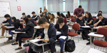 Senado aprova inclusão da educação financeira no currículo do ensino básico nacional