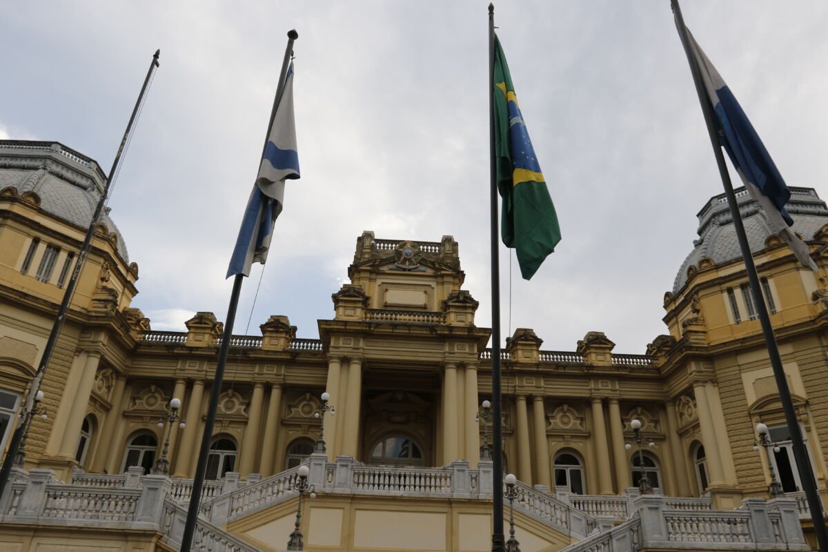 STF define data para decidir destino do governo fluminense após cassação de Cláudio Castro