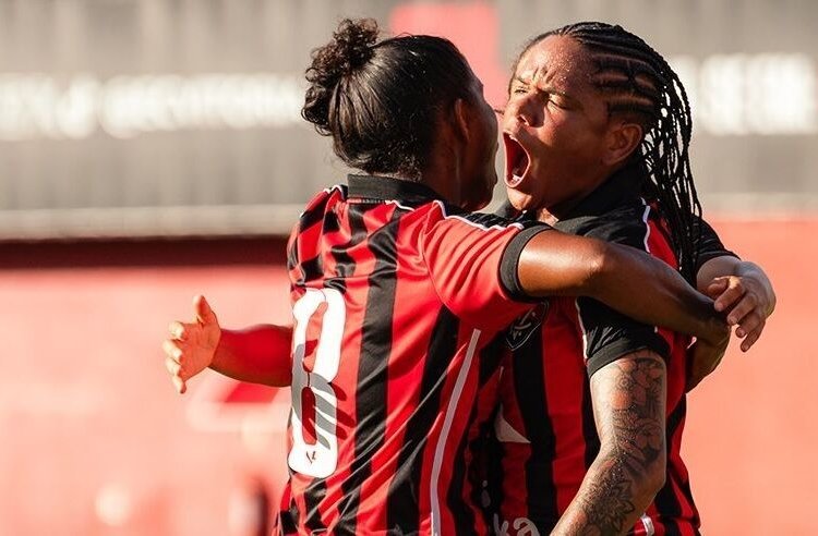 Vitória conquista primeira vitória no Brasileirão Feminino e deixa o Botafogo na lanterna