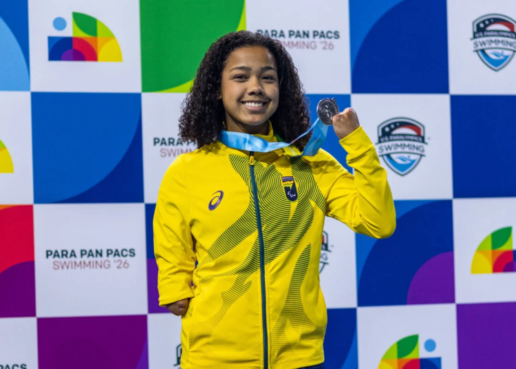 Alessandra Oliveira quebra recorde mundial e lidera pódios brasileiros no Parapan-Pacífico