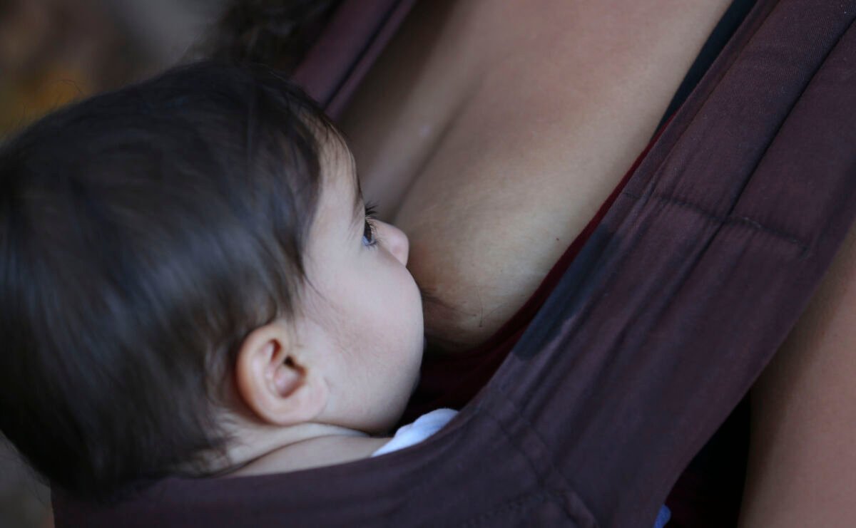 Amamentação atua como barreira biológica contra doenças cardiovasculares em mulheres