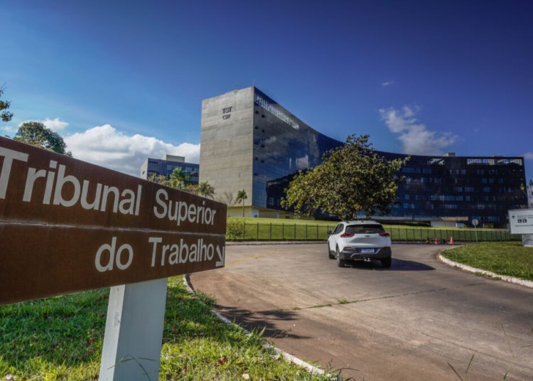Assédio eleitoral no trabalho gera demissões, processos e condenações financeiras para empresas