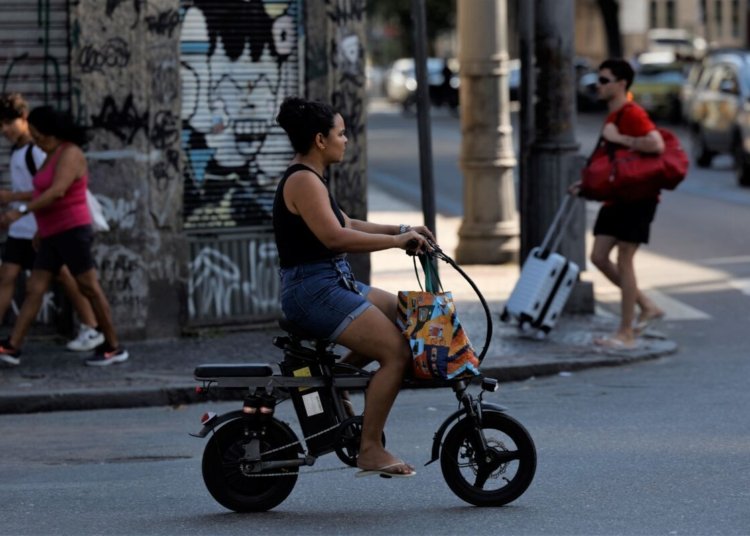 Bicicletas elétricas e ciclomotores superam marca de 280 mil veículos nas ruas brasileiras