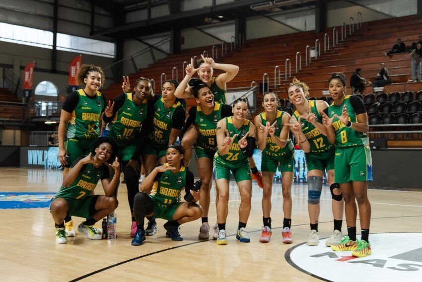 Brasil domina Chile na estreia do Sul-Americano e mira classificação para a AmeriCupW