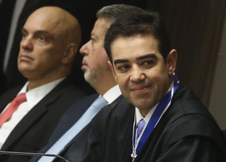 Bruno Dantas formaliza renúncia como ministro do TCU para seguir na iniciativa privada
