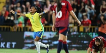 Câmara dos Deputados estabelece novas diretrizes para o fortalecimento do futebol feminino