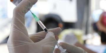 Campanha de vacinação contra o sarampo atinge 280 mil pessoas na capital paulista em uma semana