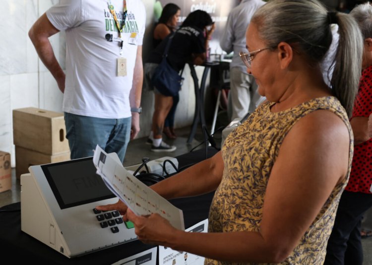 Candidatos à Presidência focam em debates e agendas setorizadas nesta terça-feira
