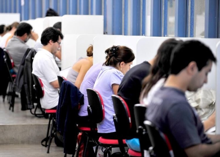 Celpe-Bras abre prazo final para estrangeiros que buscam certificar português no país
