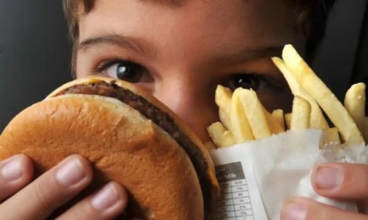 Colesterol alto na infância pode causar infarto aos 10 anos e exige prevenção precoce