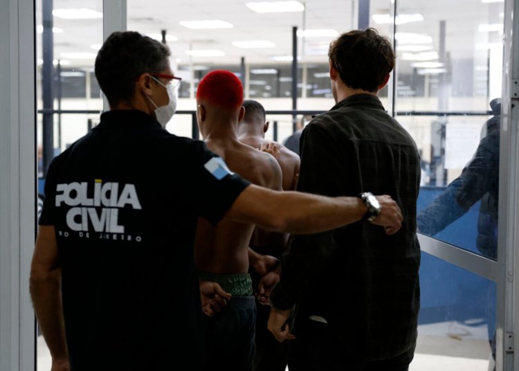 Comando Vermelho sofre ofensiva da PM com cerco em vinte e sete batalhões no Rio