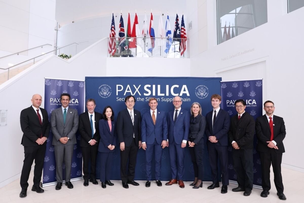 Disputa entre Pax Silica e Waico define os novos eixos de poder da inteligência artificial