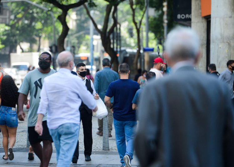 Eleitores brasileiros exigem fé em Deus de candidatos em 81% dos casos analisados