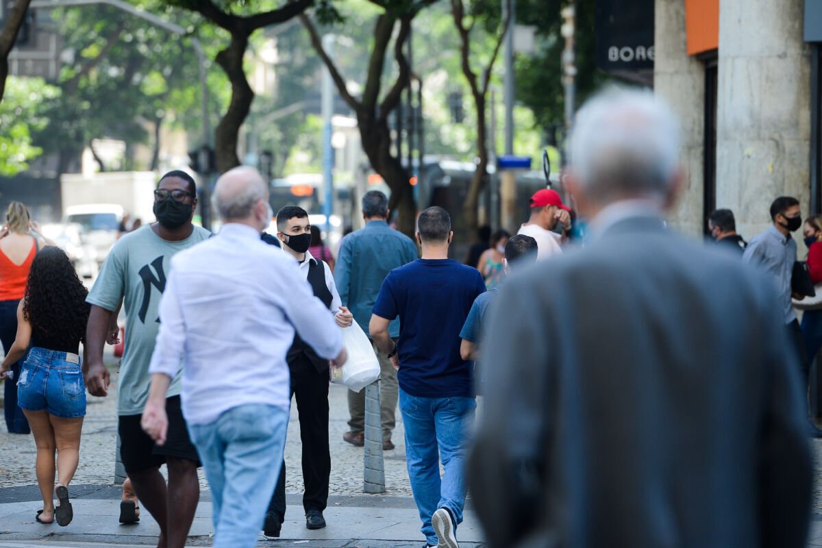 Eleitores brasileiros exigem fé em Deus de candidatos em 81% dos casos analisados
