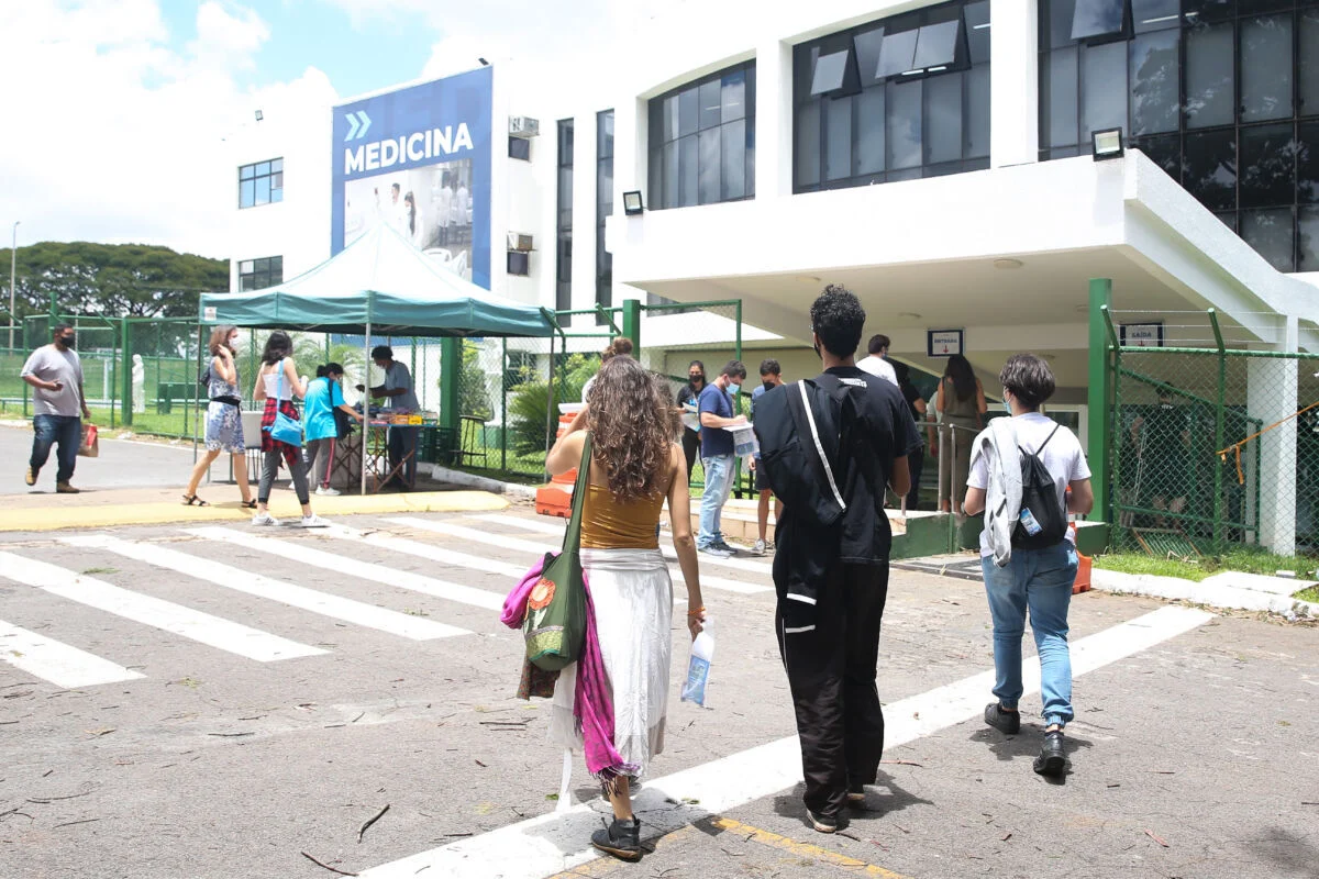 Estudantes têm até 16 de setembro para quitar débitos do Fies via Desenrola Fies 2026