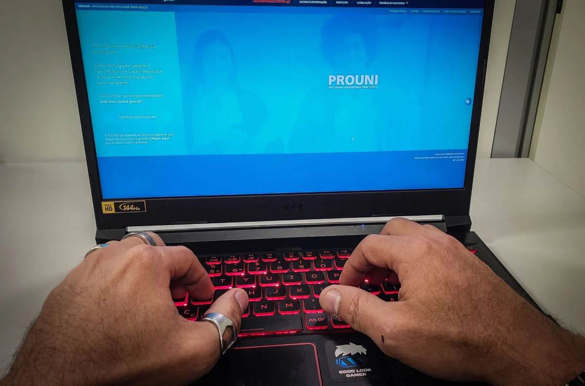Estudantes têm até esta quinta-feira para confirmar presença na lista de espera do Prouni