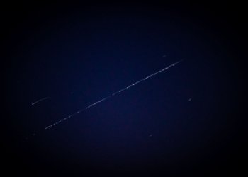 Excesso de satélites em órbita ameaça a integridade das observações astronômicas terrestres