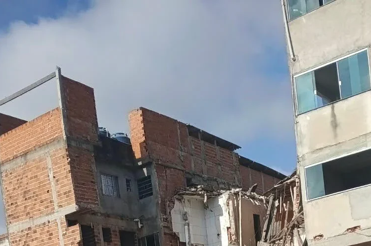 Explosão de botijão de gás deixa 13 imóveis interditados na zona norte de São Paulo