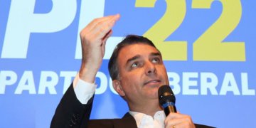 Flávio Bolsonaro oficializa candidatura ao Palácio do Planalto pelo PL