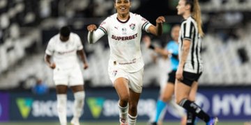 Fluminense supera o Botafogo no Nilton Santos e mantém vivo o sonho do G-8 no Brasileirão