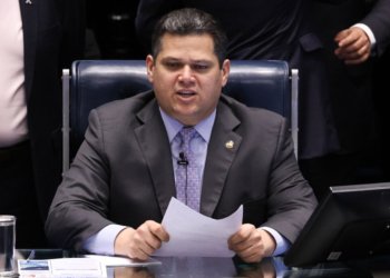Governo pressiona Davi Alcolumbre pela instalação de comissão da MP das blusinhas