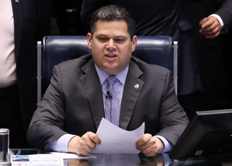 Governo pressiona Davi Alcolumbre pela instalação de comissão da MP das blusinhas