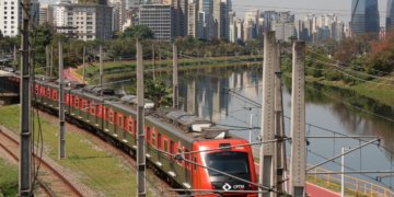 Greve na CPTM trava trânsito de São Paulo e provoca retenções recordes nesta terça-feira