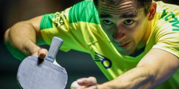 Hugo Calderano enfrenta Félix Lebrun nas quartas de final do Europe Smash na Suécia