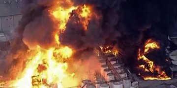 Incêndio em fábrica de produtos químicos em Itaquaquecetuba é controlado após 33 horas