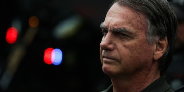 Jair Bolsonaro solicita ao STF autorização para consulta odontológica com sua nora