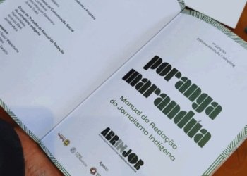 Jornalistas indígenas lançam manual pioneiro para reformular a cobertura dos povos originários