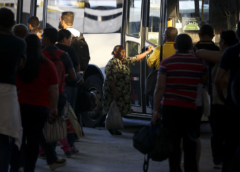 Justiça Federal derruba restrições para compra de passagens interestaduais por idosos