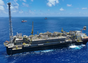 Justiça Federal suspende cobrança de 12% sobre exportação de petróleo
